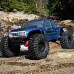 1/10 SCX10 III Coyote 4X4 RTR Brushed Rock Crawler, Blue - Image 5