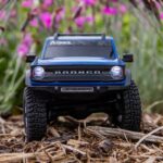 1-30 SCX30 Ford Bronco 4X4 RTR Brushed Rock Crawler (Battery & Charger Included) Blue - Image 4