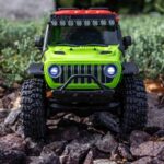 1-30 SCX30 Jeep Wrangler JLU 4X4 RTR Brushed Rock Crawler (Battery & Charger Included) Green - Image 5