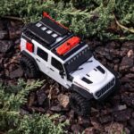 1-30 SCX30 Jeep Wrangler JLU 4X4 RTR Brushed Rock Crawler (Battery & Charger Included) White - Image 13