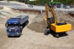 1/12 Scale Earth Digger 4200XL Hydraulic Excavator (RTR) - Image 5
