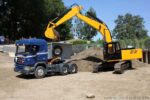 1/12 Scale Earth Digger 4200XL Hydraulic Excavator (RTR) - Image 6
