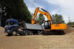 1/12 Scale Earth Digger 4200XL Hydraulic Excavator (RTR) - Image 7