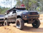 Toyota Tacoma 1/10 - Image 7